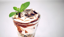 Mousse au café blanc, chocolat et praline chouchou