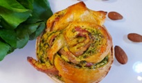 Brioche marbrée au pesto de cresson et jambon cru