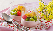 Mousse de fraise Tagada, fraîcheur de kiwi et roses des sables 