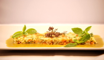 Taboulé sucré aux fruits et pistaches, coulis de melon au basilic