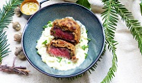 Filet de bœuf en croute de pain d'épices et écrasé crémeux de topinambour