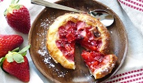 Tarte rustique fraise et rhubarbe