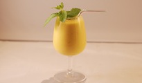 Lassi à la banane, pistache et cardamome