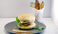 Burger classico au boeuf et ses potatoes
