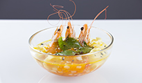 Minestrone d'automne à l'huile de sésame, shiso et crevettes